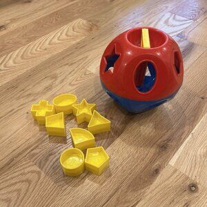 Vintage Tupperware Shape-O Ball With 8 Shapes Shape Sorter